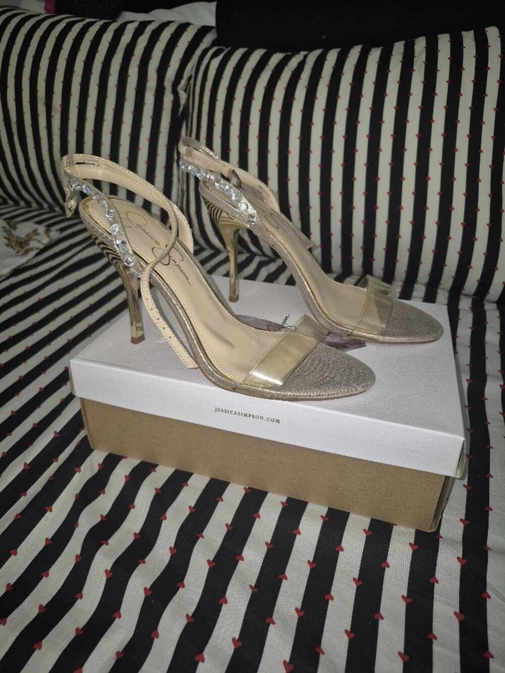 Jessica Simpson sz 10 Gold